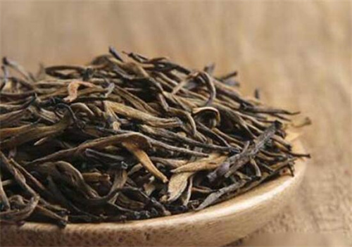 古树金芽属于什么茶「云南滇红金芽茶的功效」