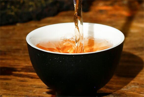 黑茶发霉的图片「黑茶金花是什么」