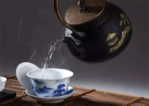 丝瓜丝煮水喝有什么功效和作用(丝丝也泡茶喝对人有什么好处)