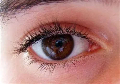 2023年日喀则市亚东县激光治疗去眼袋的价格需要用多少-激光治疗去眼袋费用决定因素?